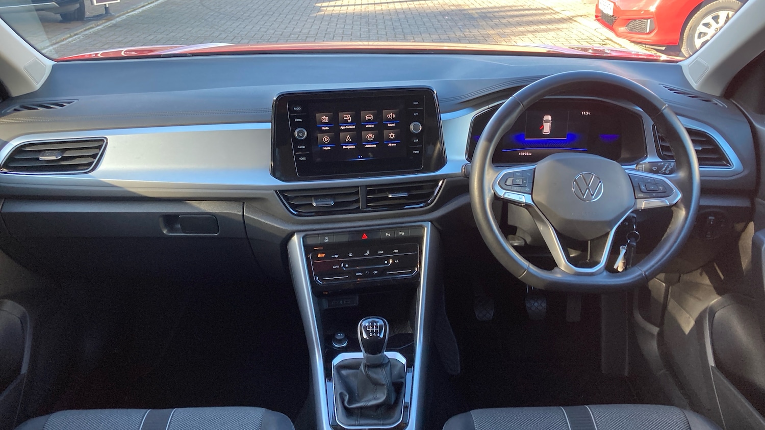 Used Volkswagen T-Roc 2022 for sale - 77323455: Photo 4