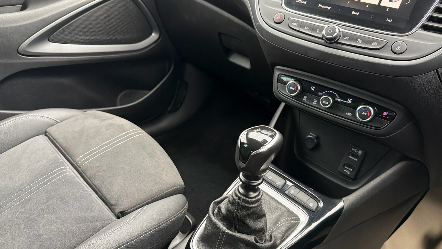 Used Vauxhall Crossland 2022 for sale - 76299311: Photo 31