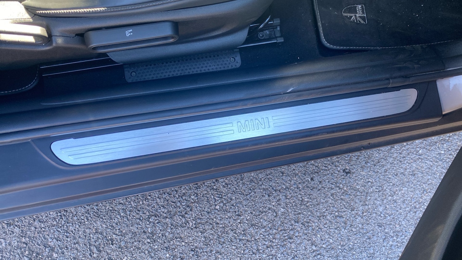 Used MINI Convertible 2021 for sale - 76932110: Photo 25