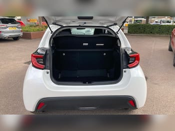 Used Toyota Yaris 2023 for sale - 79399094: Photo