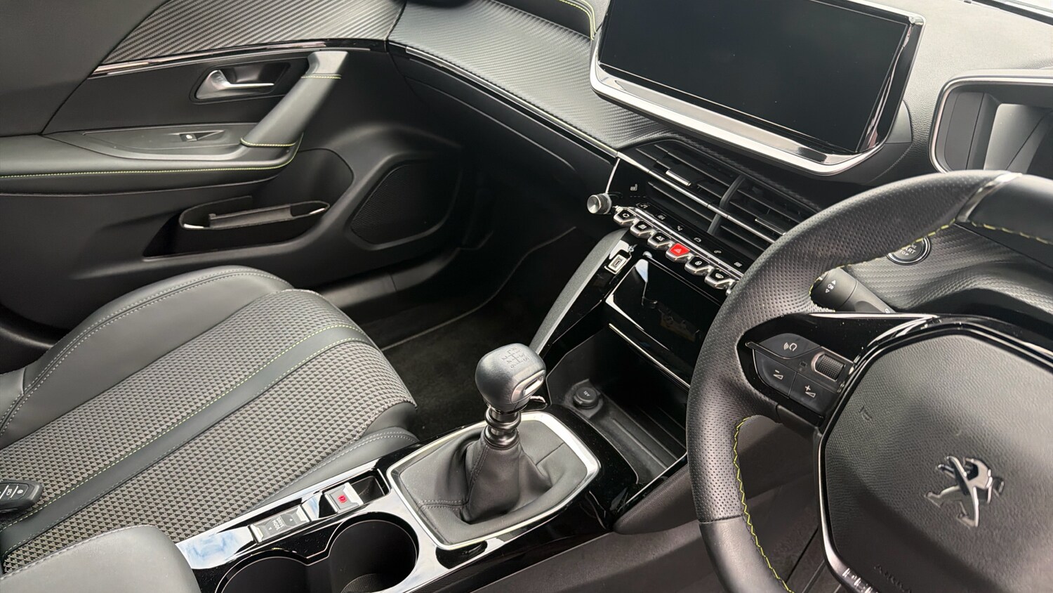 Used Peugeot 2008 2023 for sale - 76352398: Photo 14