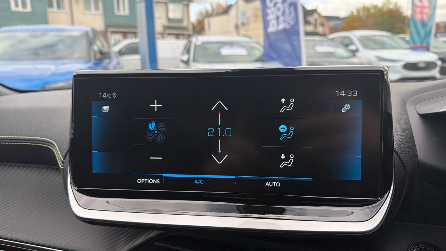 Used Peugeot 2008 2023 for sale - 76352398: Photo 29