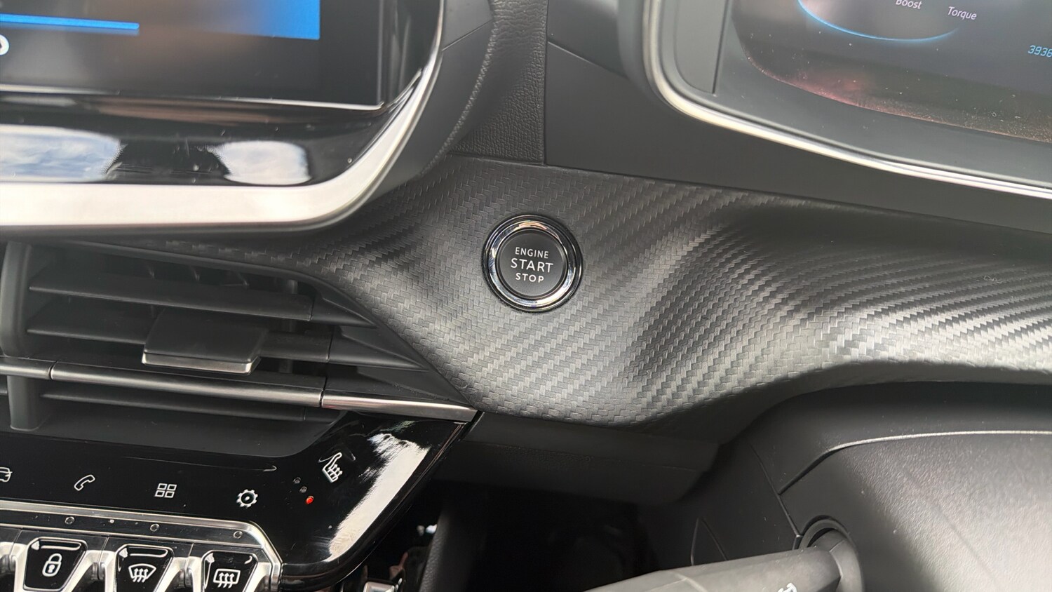 Used Peugeot 2008 2023 for sale - 76352398: Photo 39