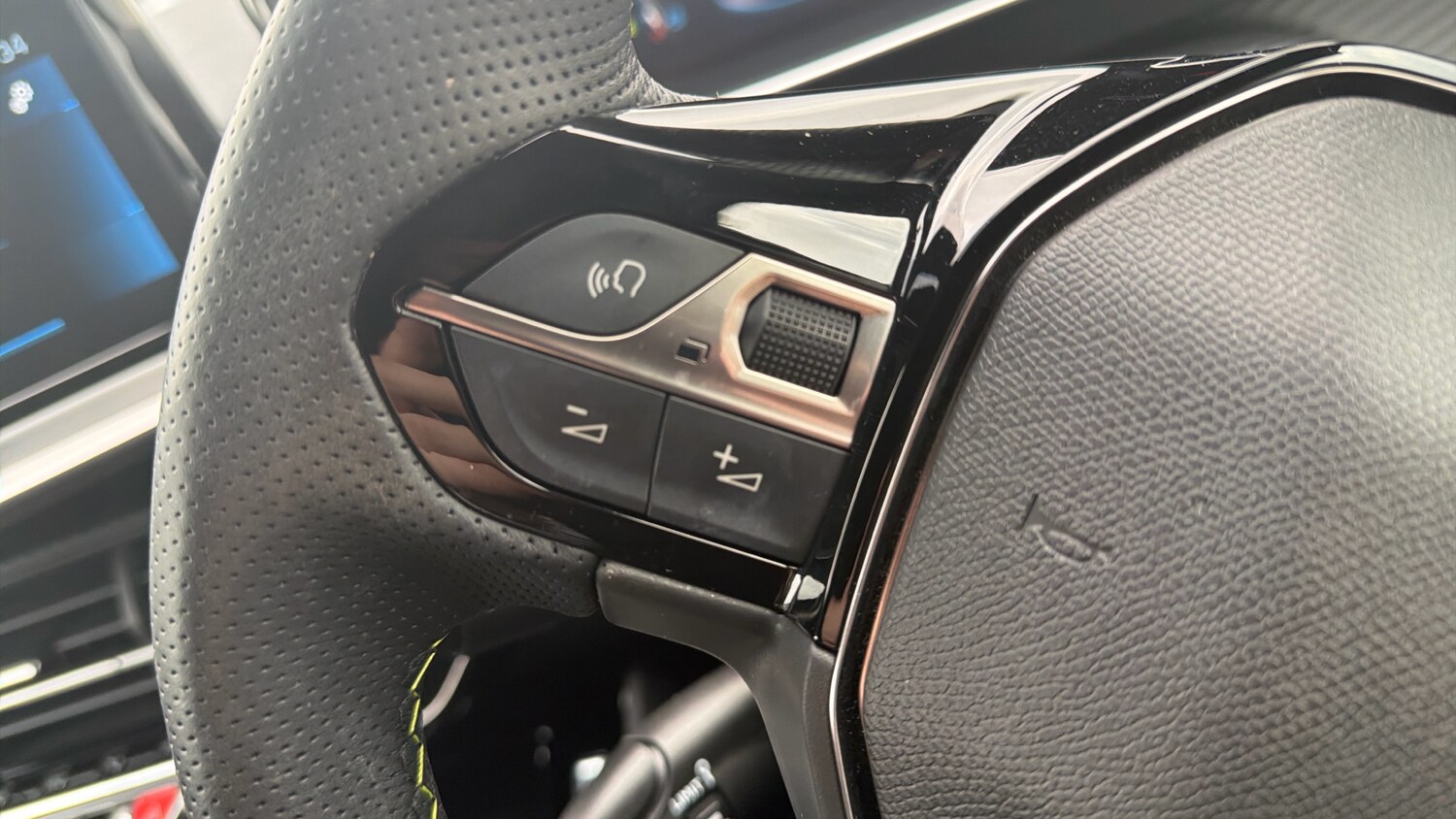 Used Peugeot 2008 2023 for sale - 76352398: Photo 41