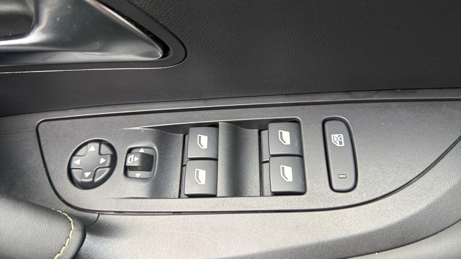 Used Peugeot 2008 2023 for sale - 76352398: Photo 44