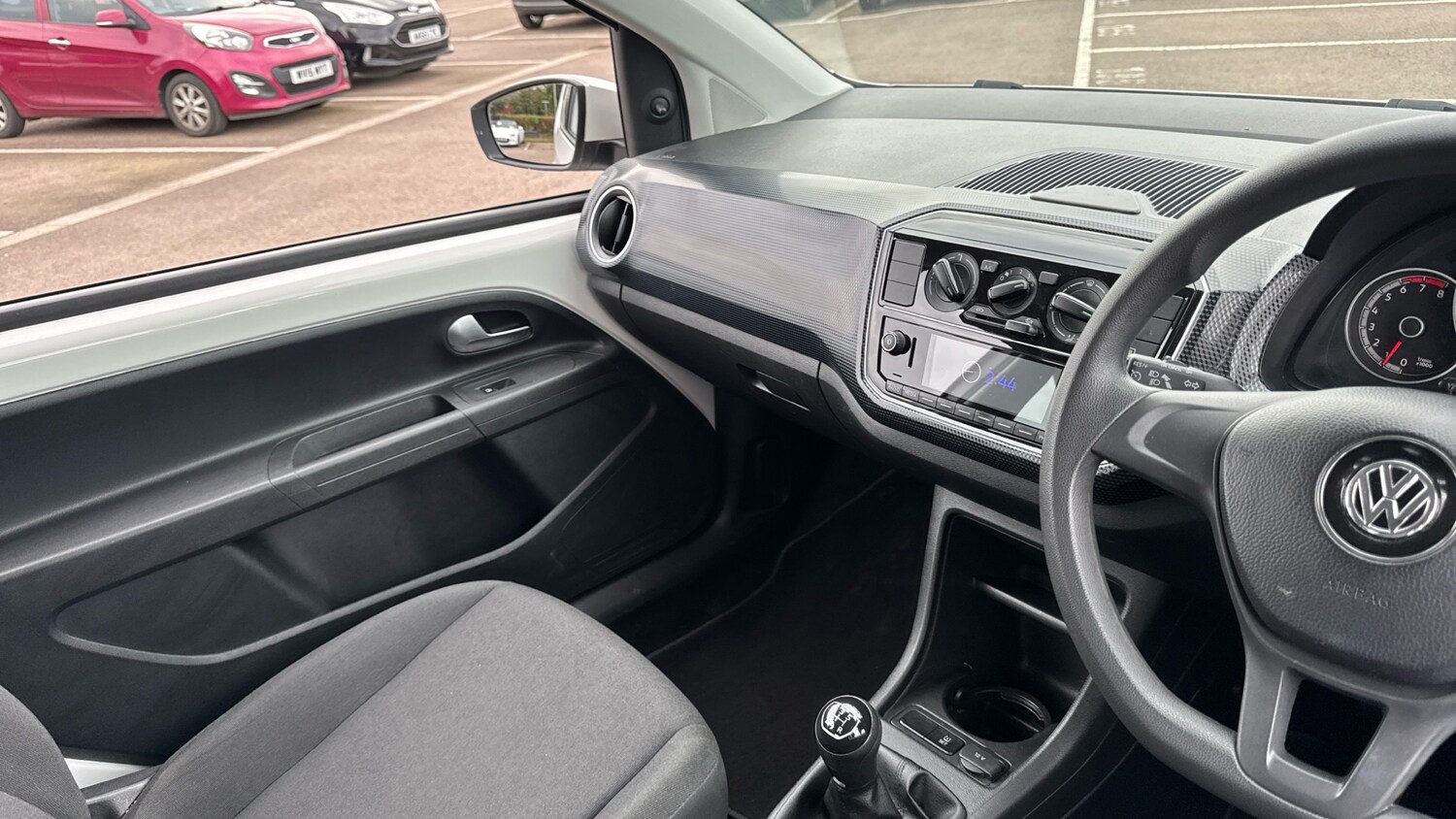 Used Volkswagen up! 2018 for sale - 77830428: Photo 14