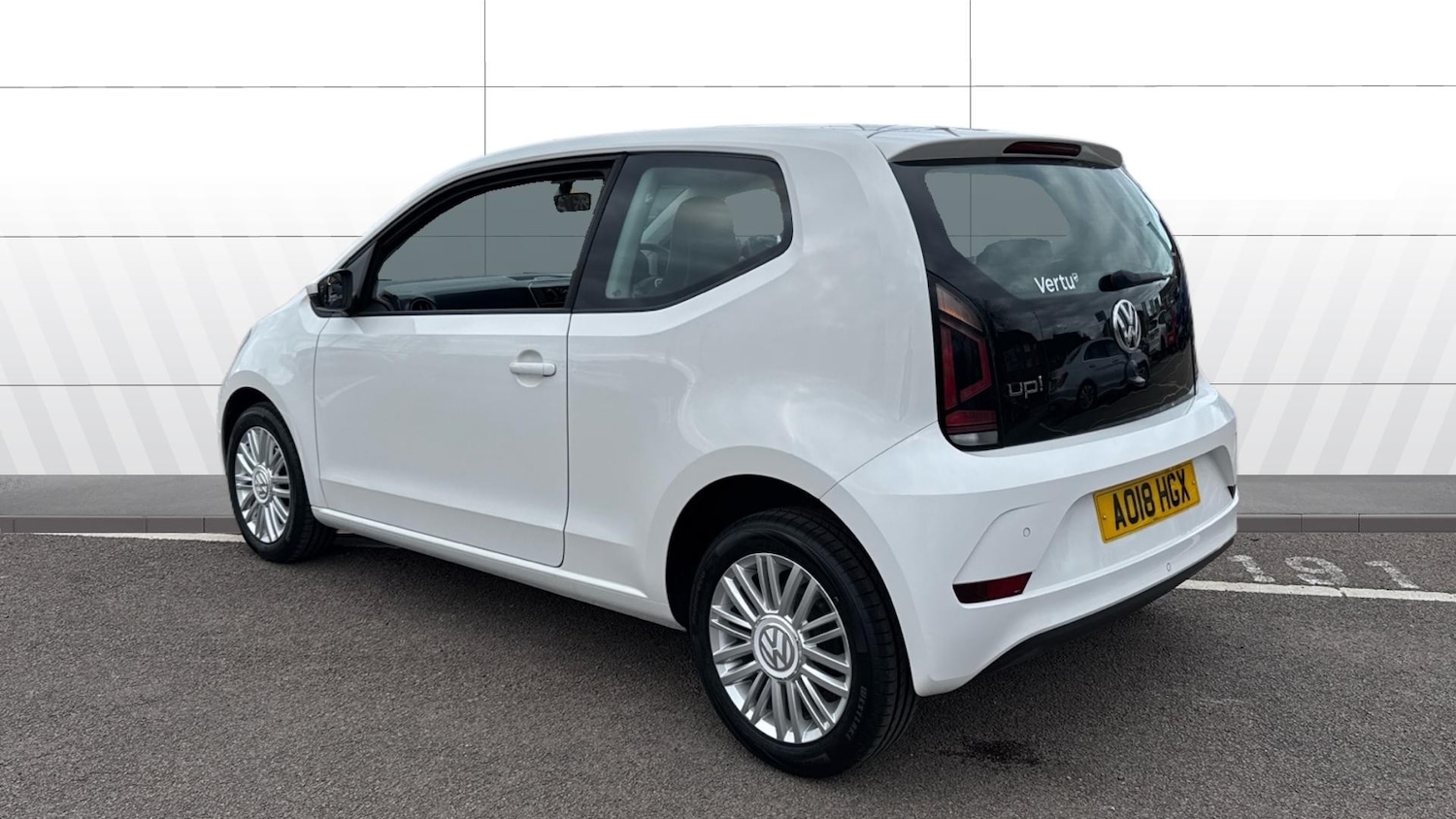 Used Volkswagen up! 2018 for sale - 77830428: Photo 2