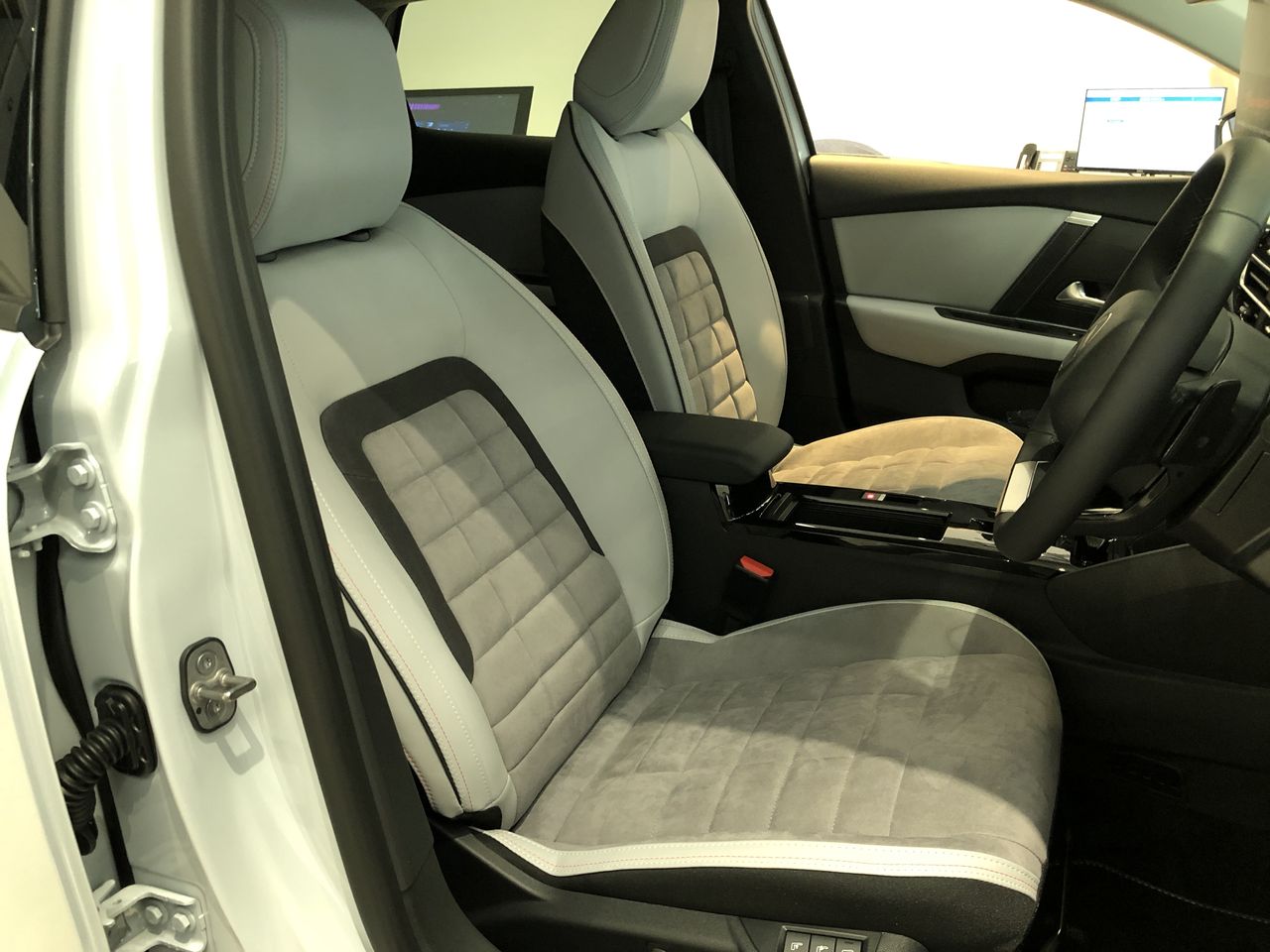 Used Citroen C4 2025 for sale - 76329472: Photo 10