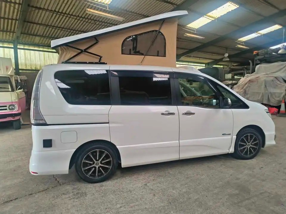 Used Nissan Serena for sale - 76387523: Photo 1