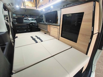 Used Nissan Serena 2014 for sale - 76387523: Photo