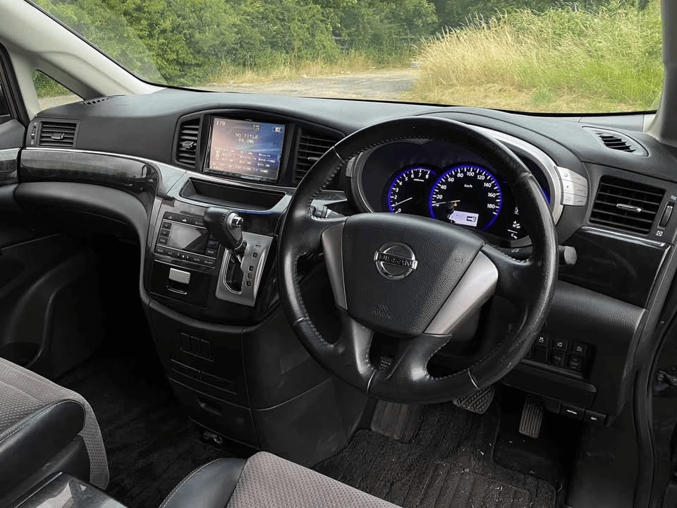 Used Nissan Elgrand 2023 for sale - 76385138: Photo 2