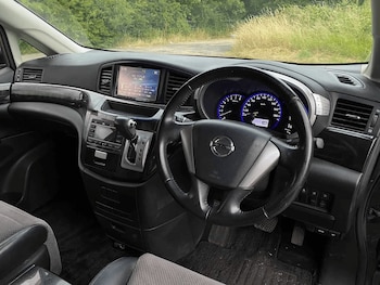 Used Nissan Elgrand 2011 for sale - 76385138: Photo