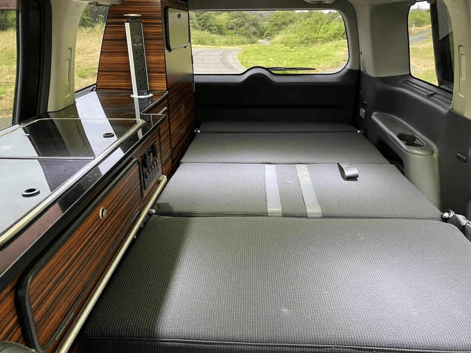 Used Nissan Elgrand 2023 for sale - 76385138: Photo 4