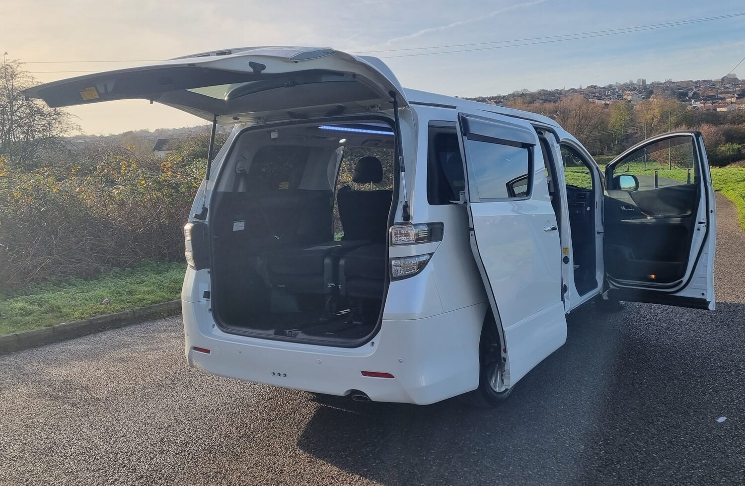 Used Toyota Vellfire for sale - 76941725: Photo 4