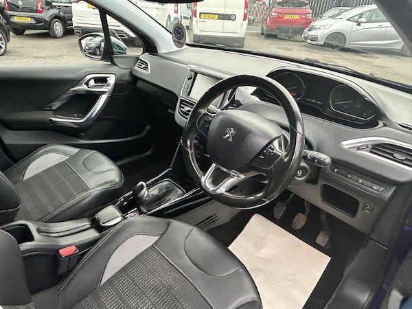 Used Peugeot 2008 2015 for sale - 76242856: Photo 10