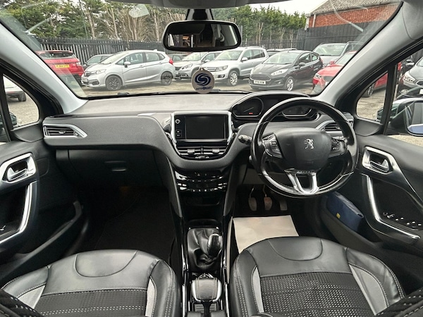 Used Peugeot 2008 2015 for sale - 76242856: Photo 11