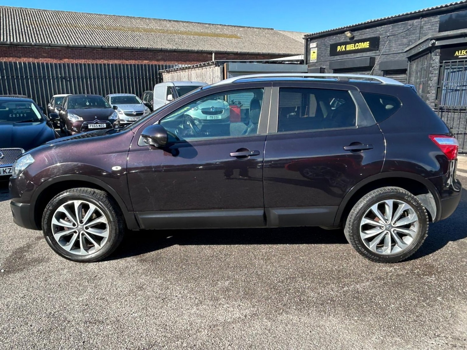 Used Nissan Qashqai 2012 for sale - 77822229: Photo 2