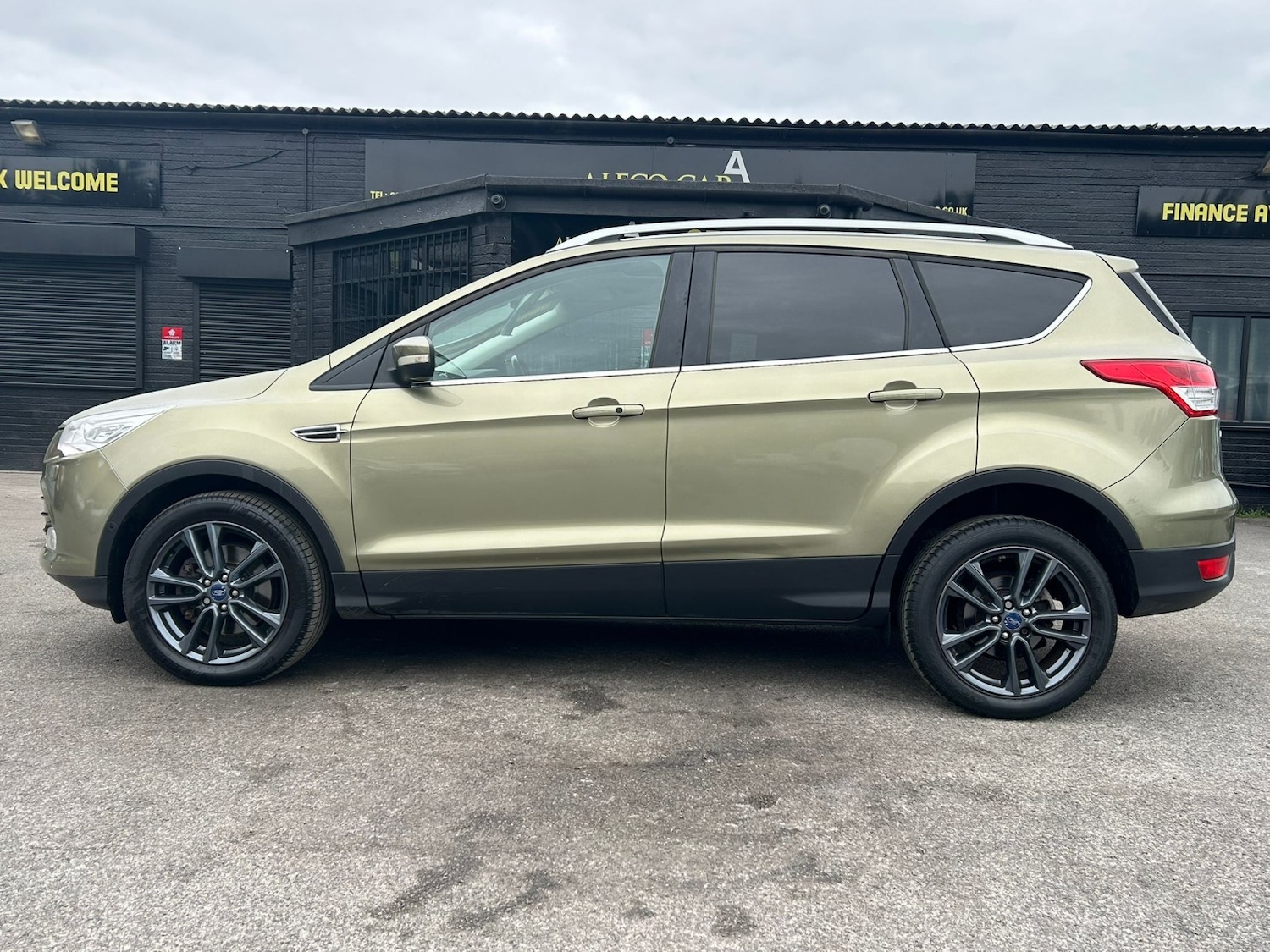 Used Ford Kuga 2013 for sale - 77073085: Photo 2