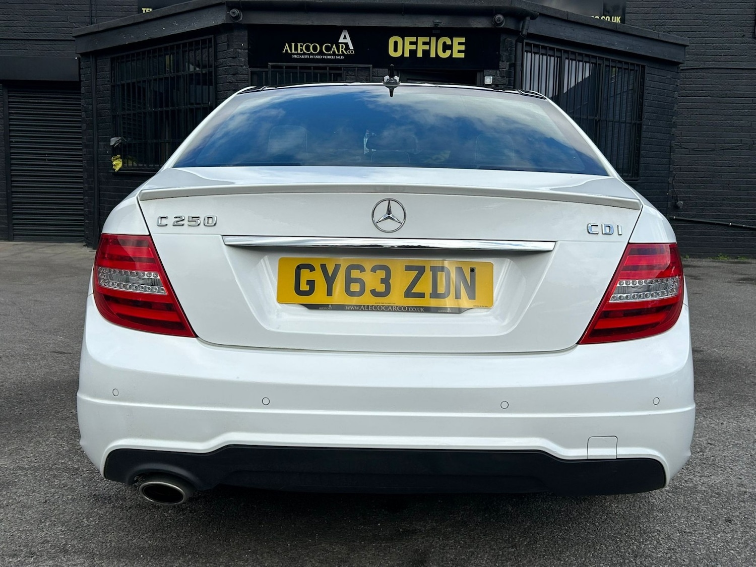 Used Mercedes-Benz C Class 2014 for sale - 76358048: Photo 4
