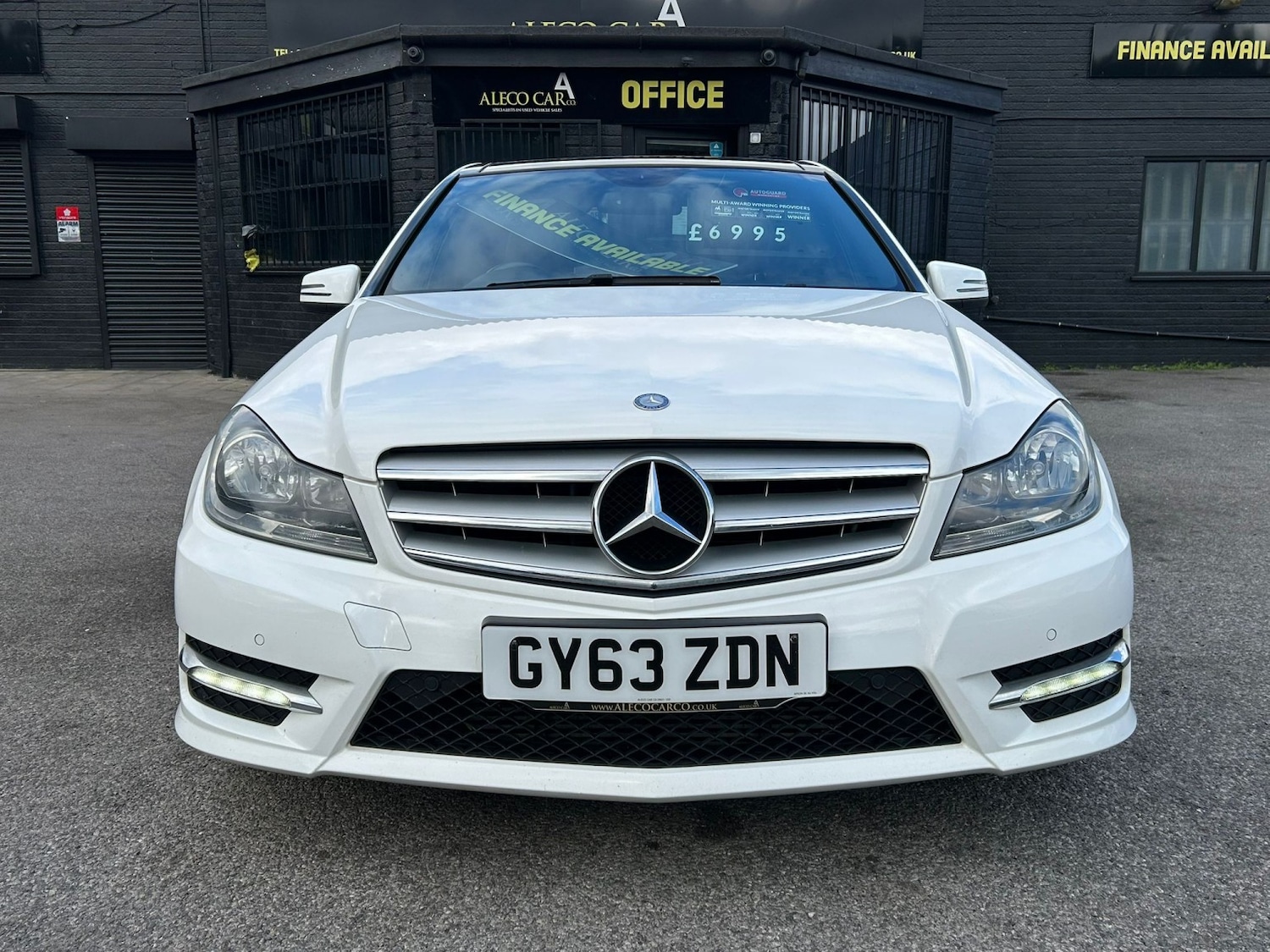 Used Mercedes-Benz C Class 2014 for sale - 76358048: Photo 8