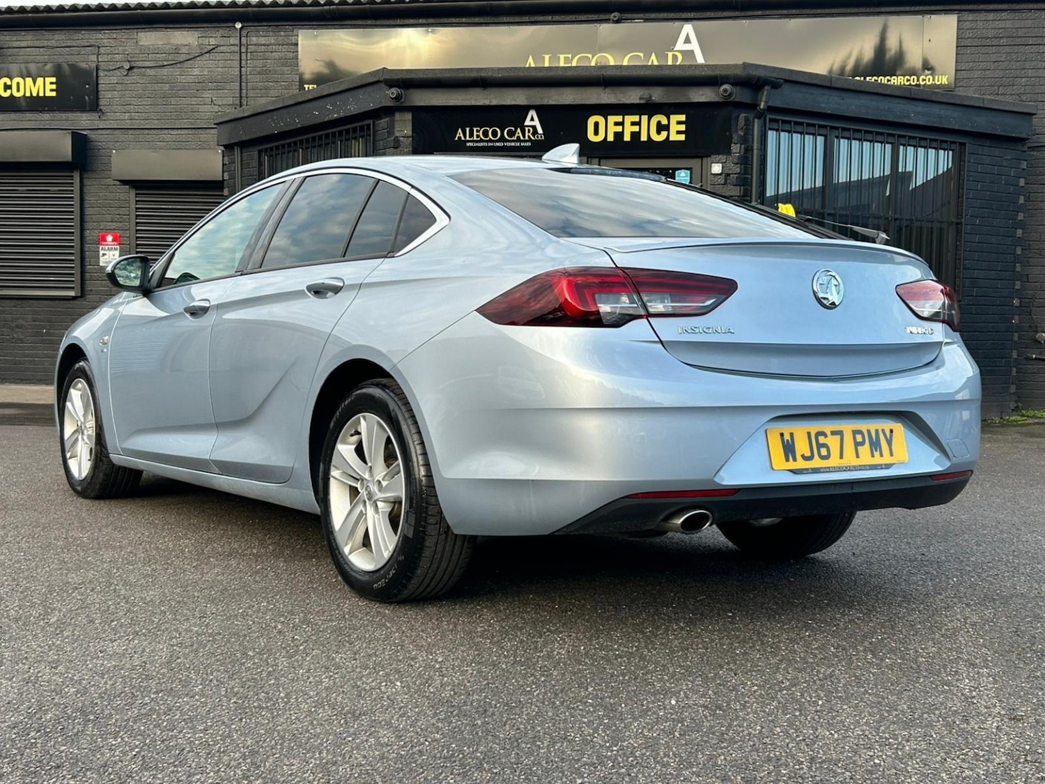 Used Vauxhall Insignia 2017 for sale - 76863932: Photo 3