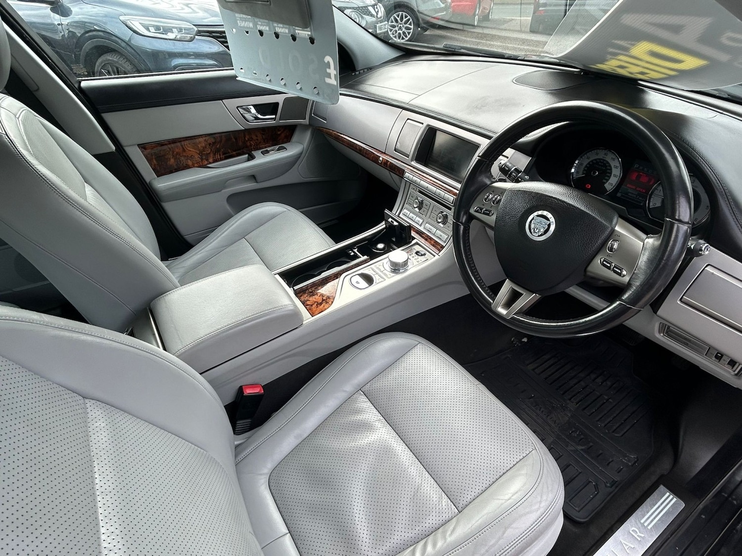 Used Jaguar XF 2010 for sale - 78197937: Photo 11