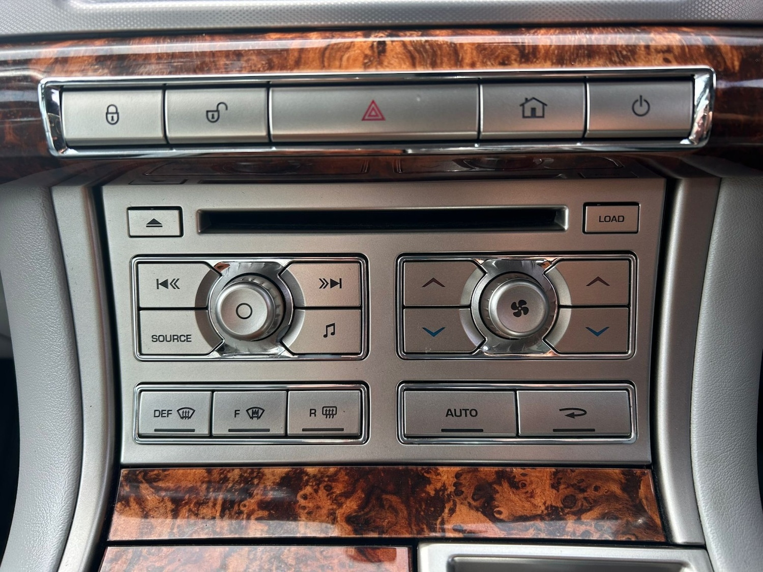 Used Jaguar XF 2010 for sale - 78197937: Photo 18