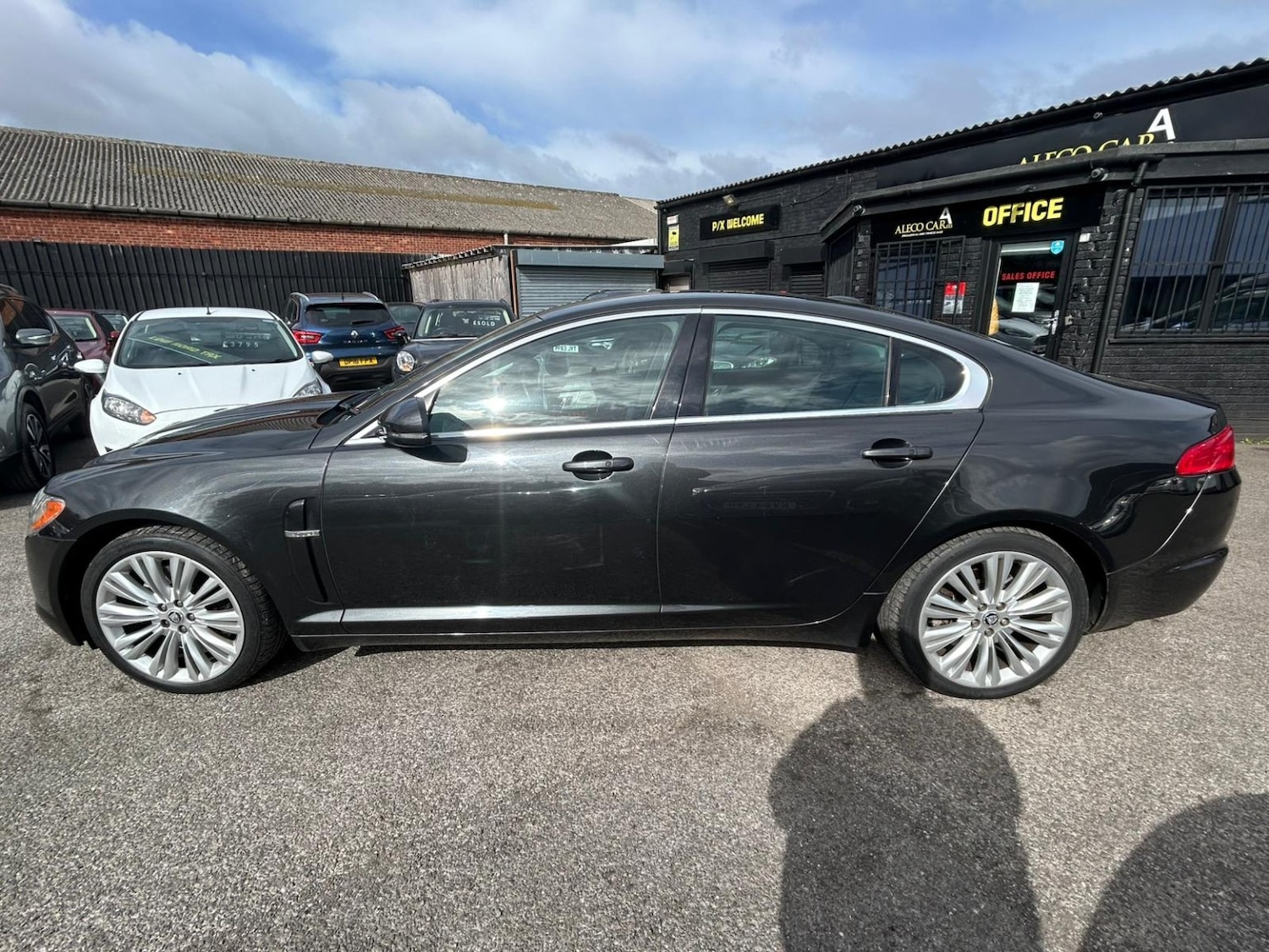 Used Jaguar XF 2010 for sale - 78197937: Photo 2