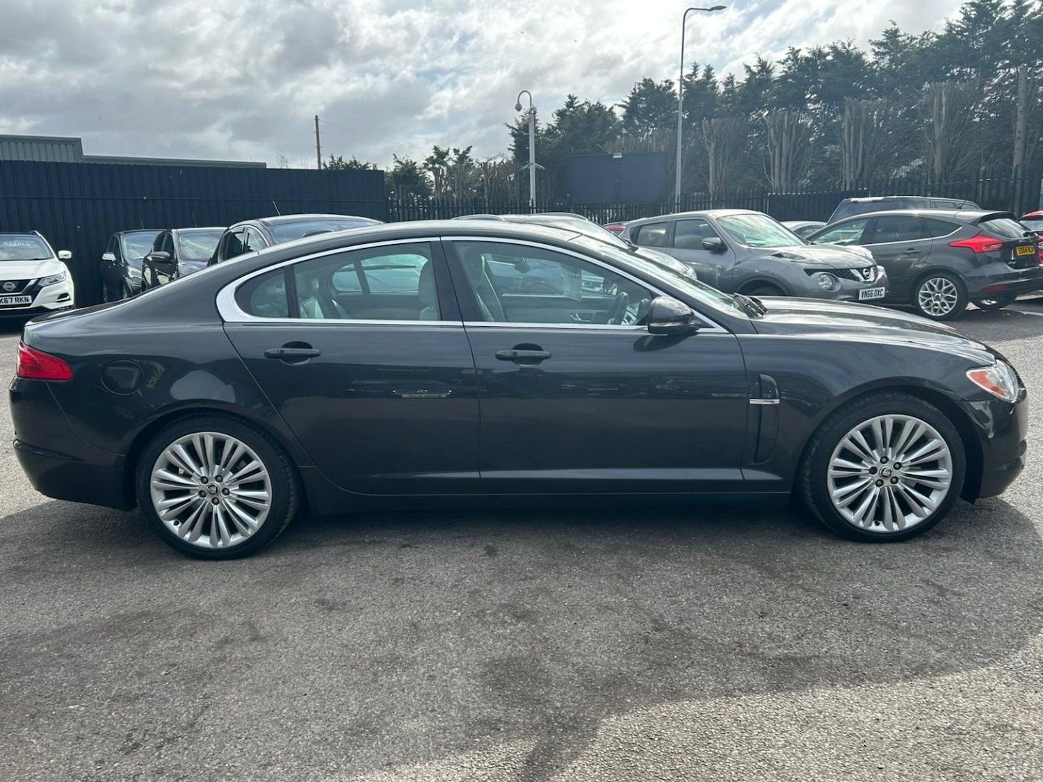 Used Jaguar XF 2010 for sale - 78197937: Photo 6