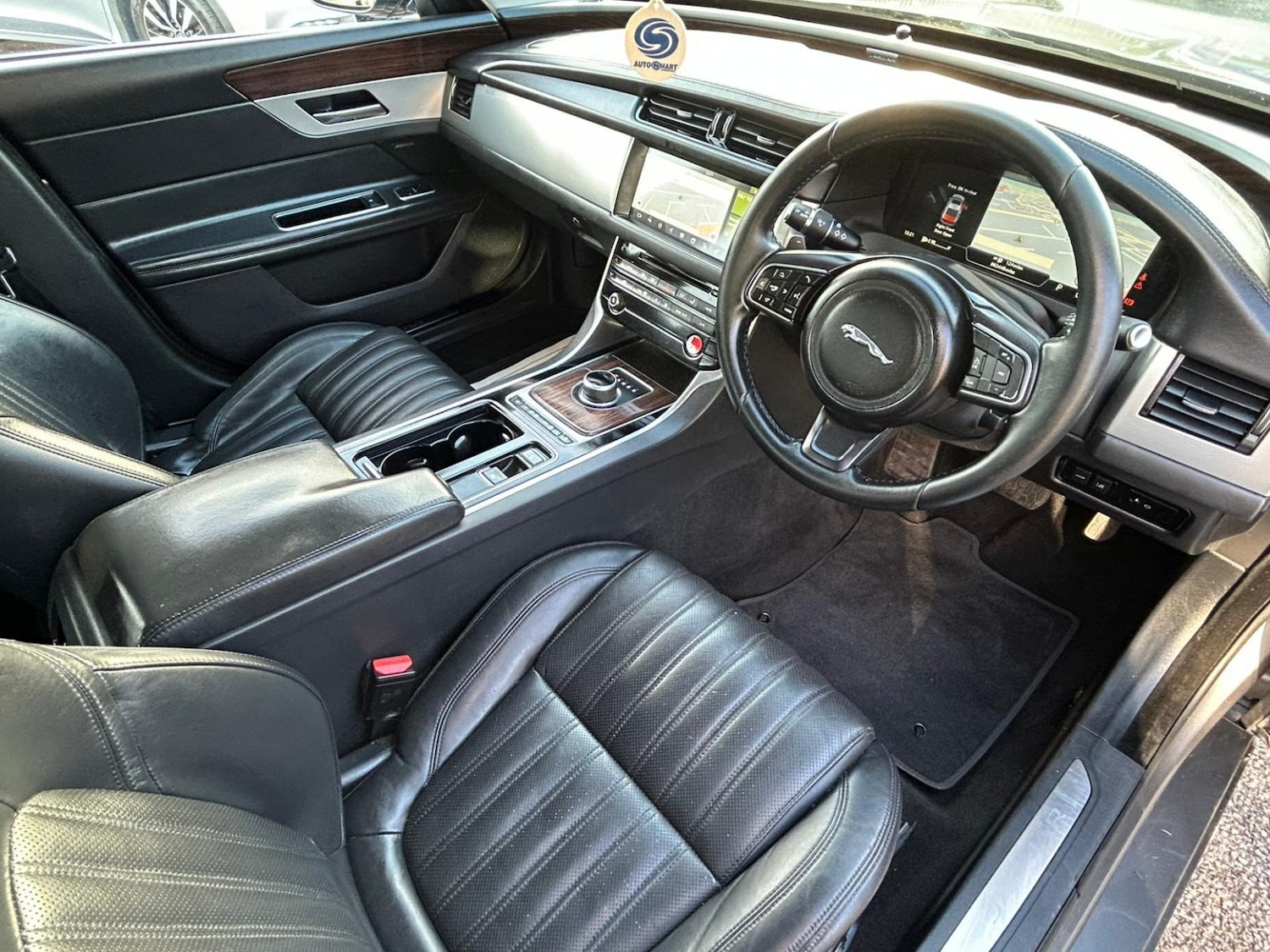 Used Jaguar XF 2016 for sale - 76924328: Photo 12