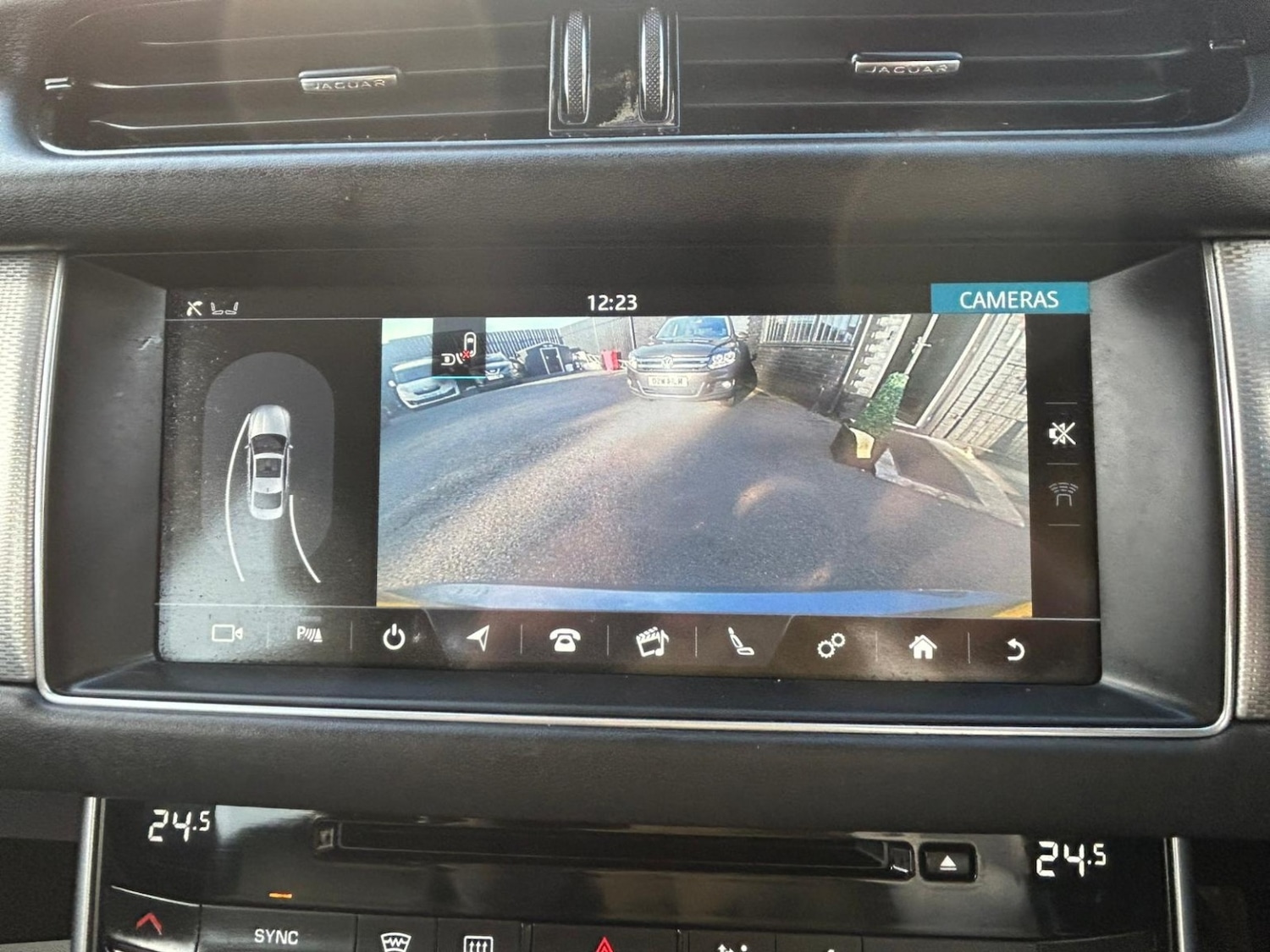 Used Jaguar XF 2016 for sale - 76924328: Photo 19