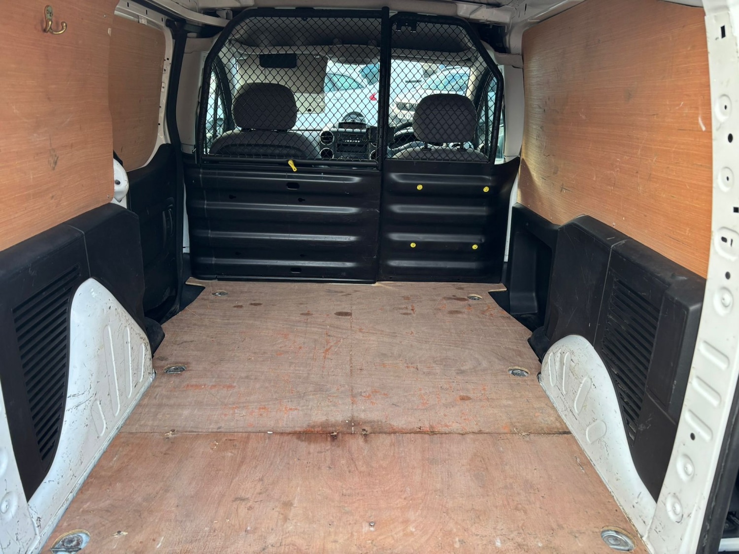 Used Peugeot Partner 2014 for sale - 76687243: Photo 17