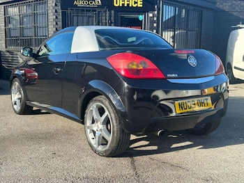 Used Vauxhall Tigra 2009 for sale - 76769538: Photo