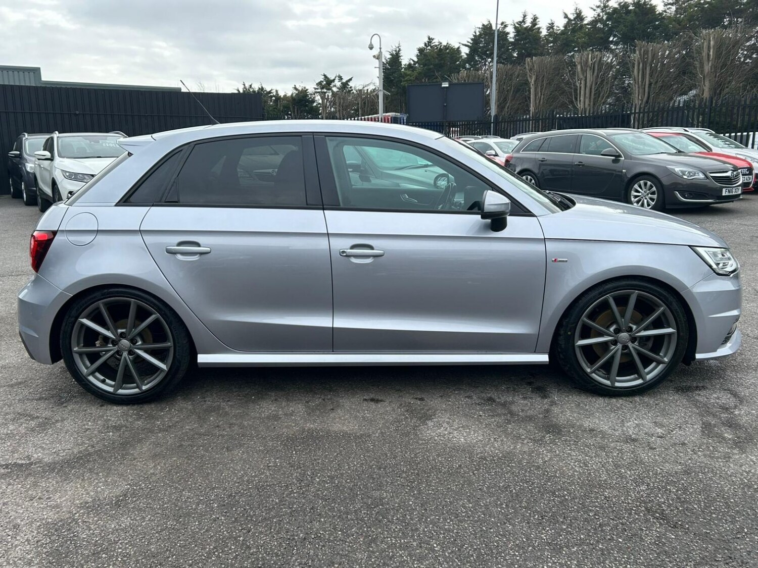 Used Audi A1 2015 for sale - 77792931: Photo 6