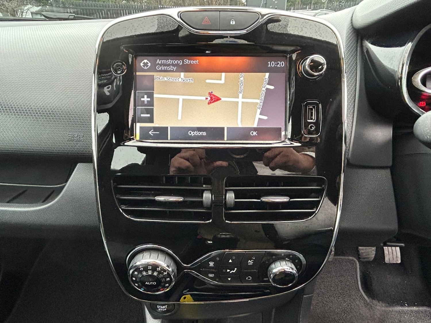 Used Renault Clio 2014 for sale - 76974478: Photo 18