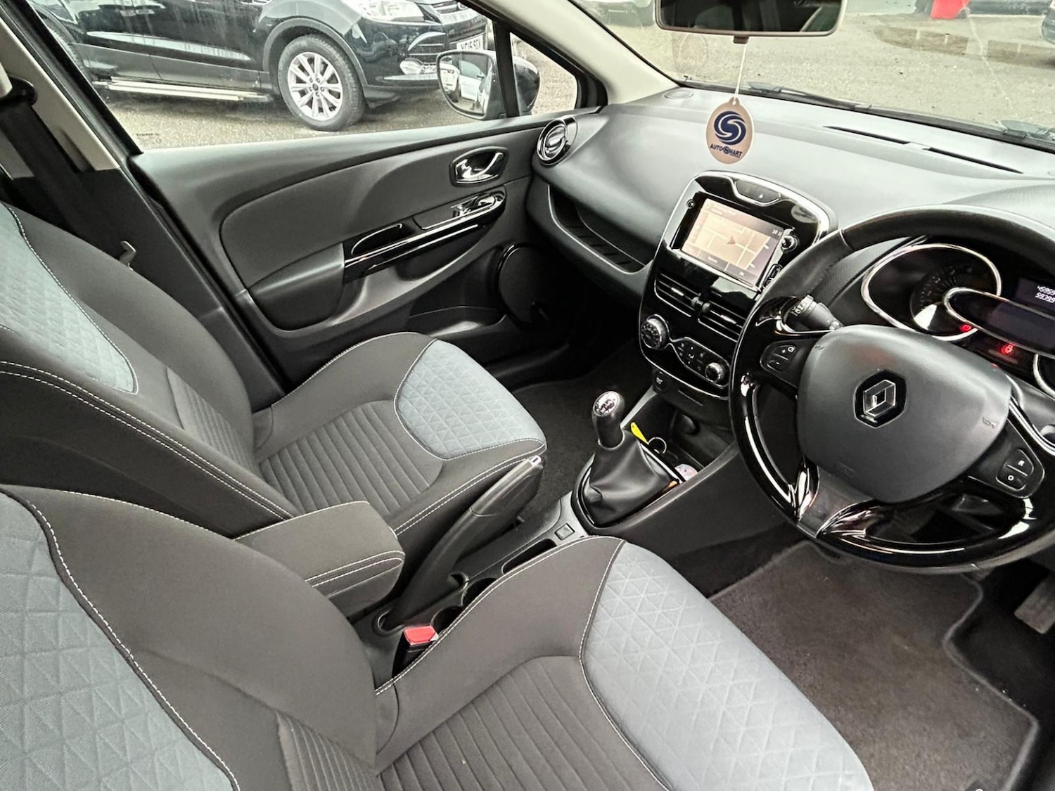 Used Renault Clio 2014 for sale - 76974478: Photo 9