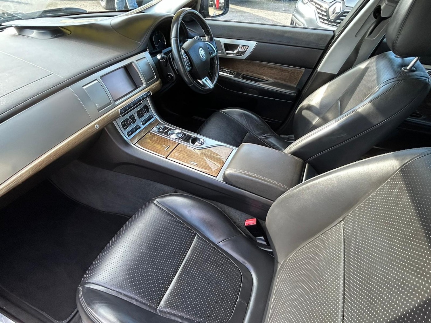 Used Jaguar XF 2011 for sale - 77822242: Photo 15