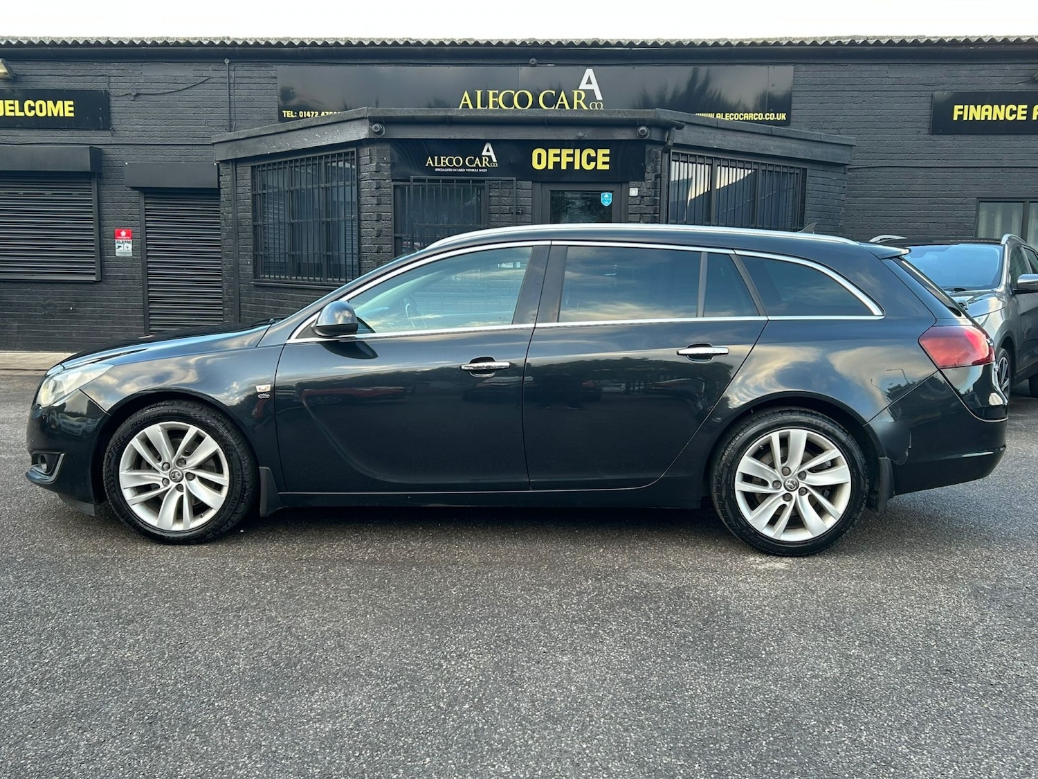 Used Vauxhall Insignia 2013 for sale - 77395166: Photo 2