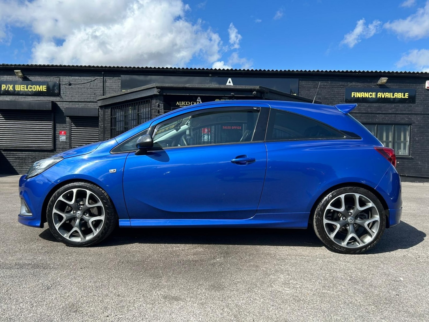 Used Vauxhall Corsa 2016 for sale - 76101046: Photo 2