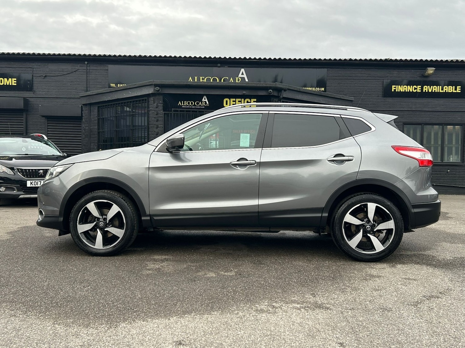 Used Nissan Qashqai 2015 for sale - 76430870: Photo 2