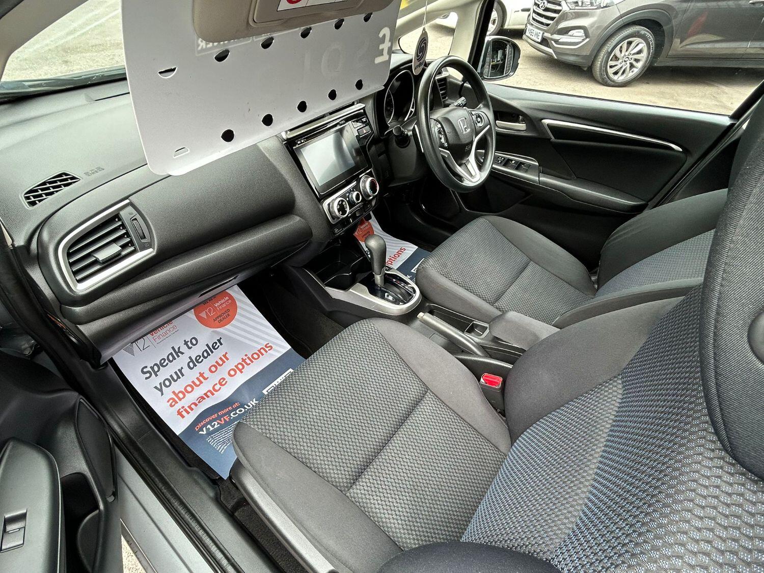 Used Honda Jazz 2018 for sale - 76769368: Photo 10