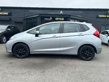 Used Honda Jazz 2018 for sale - 76769368: Photo