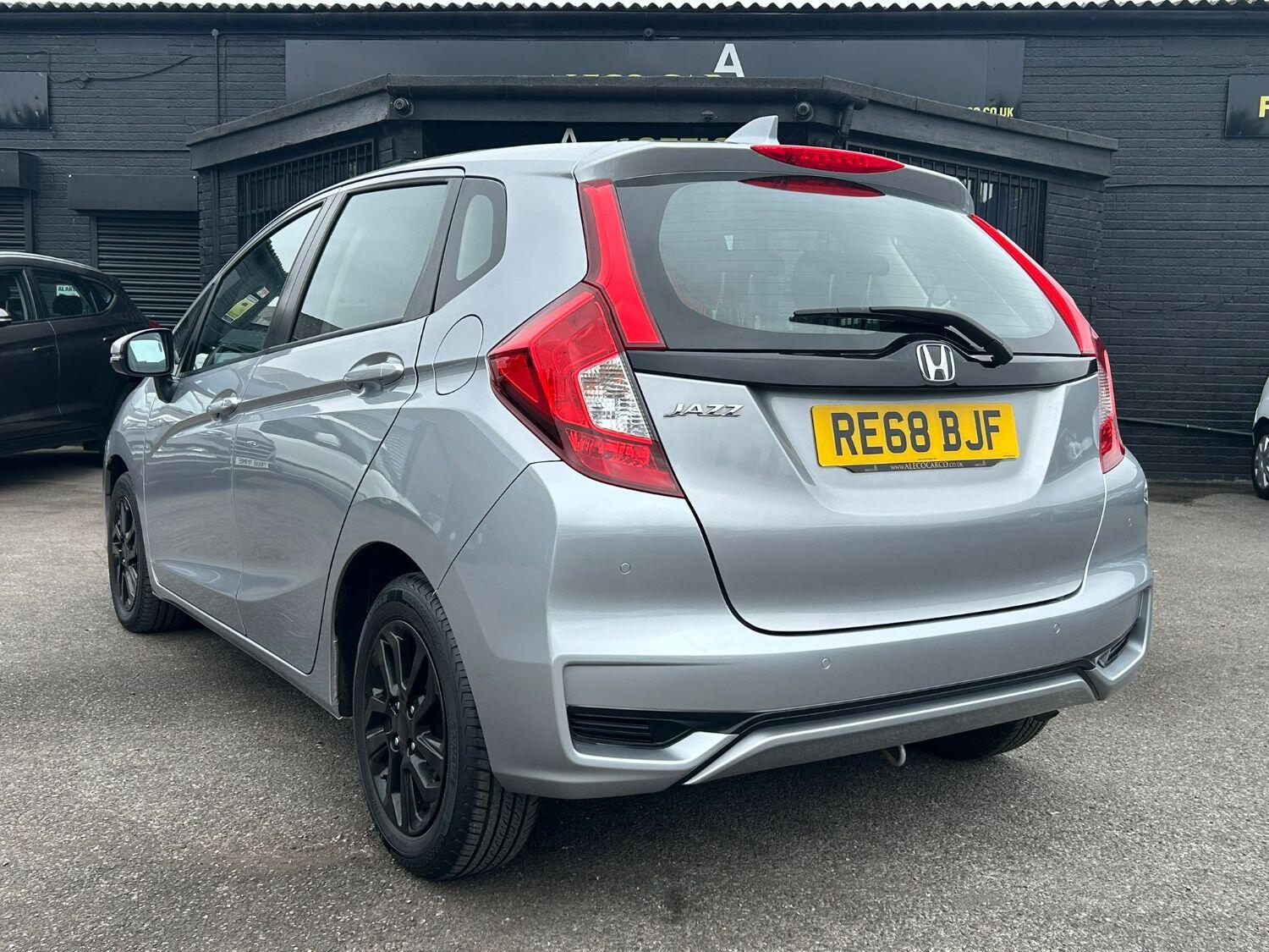 Used Honda Jazz 2018 for sale - 76769368: Photo 3