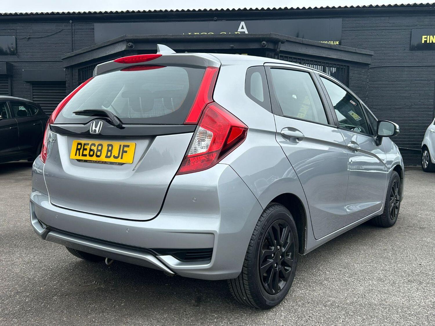 Used Honda Jazz 2018 for sale - 76769368: Photo 5