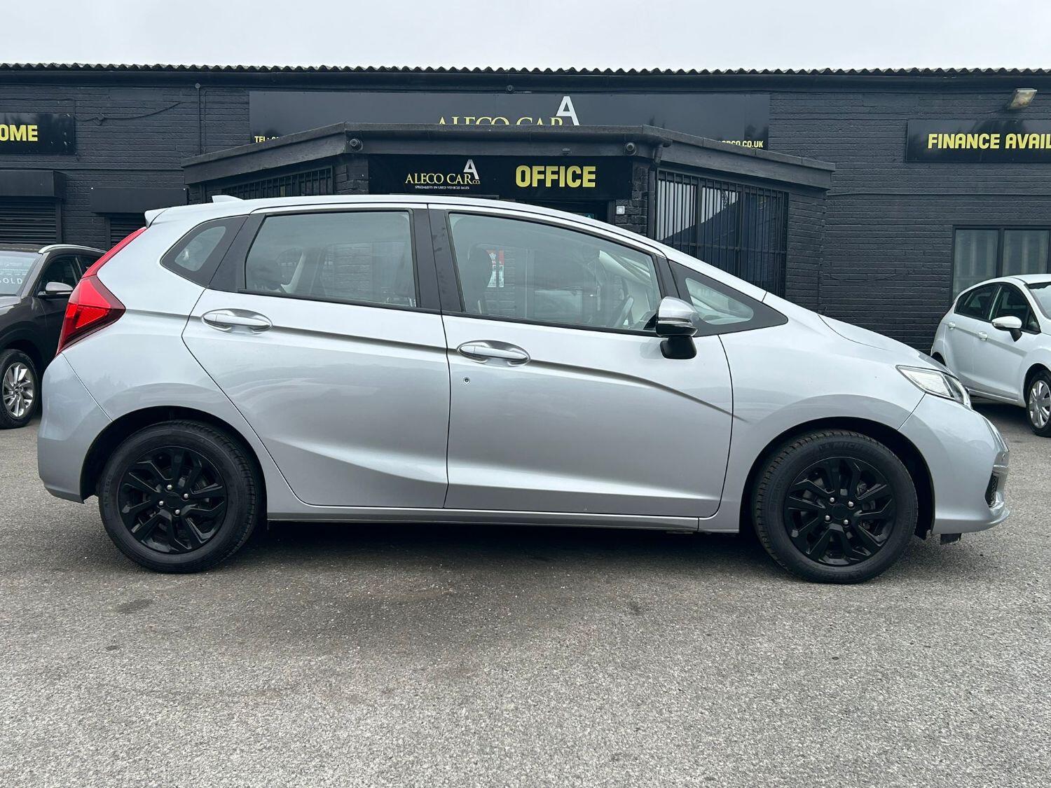 Used Honda Jazz 2018 for sale - 76769368: Photo 6