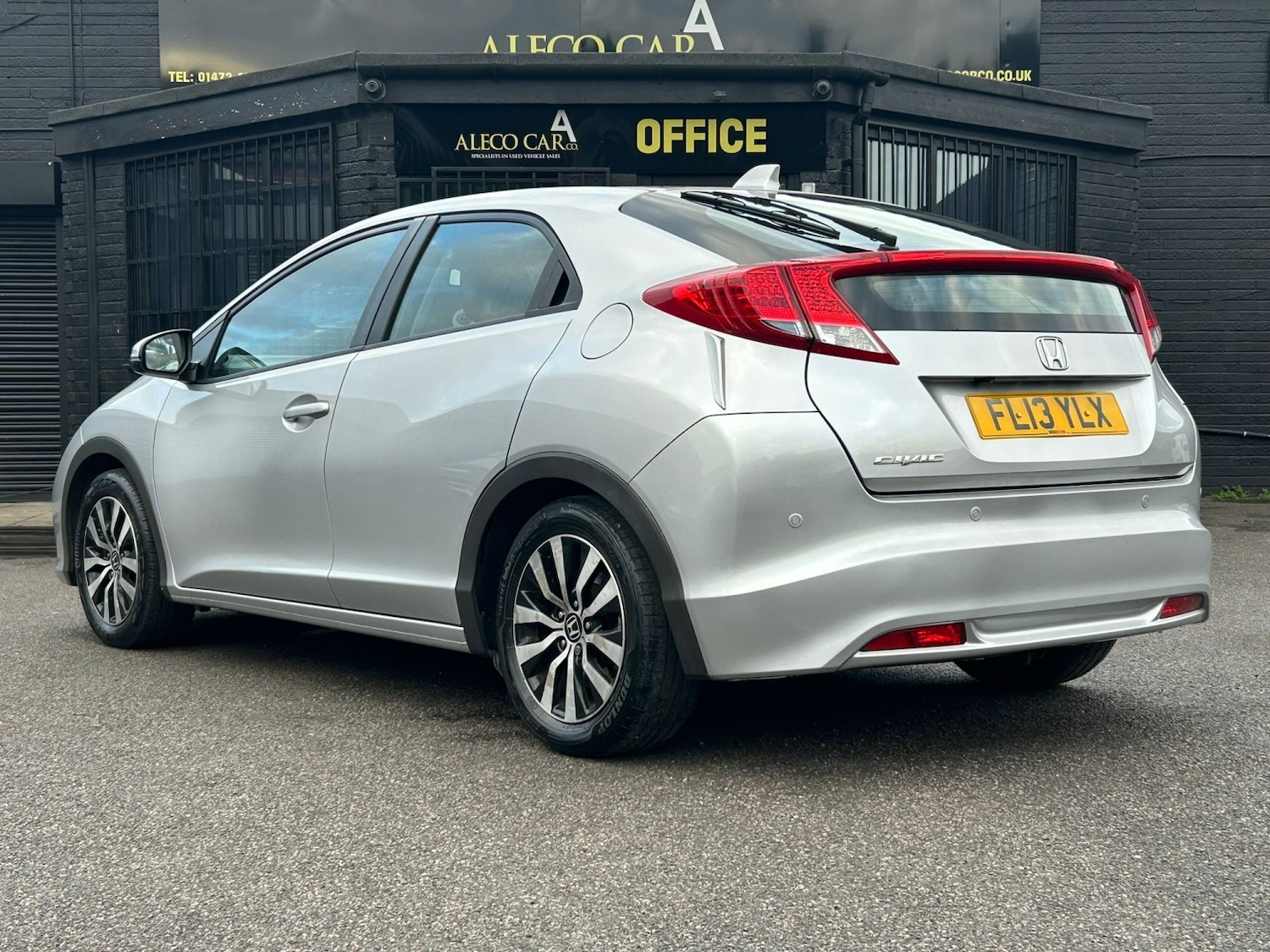 Used Honda Civic 2013 for sale - 76863931: Photo 3