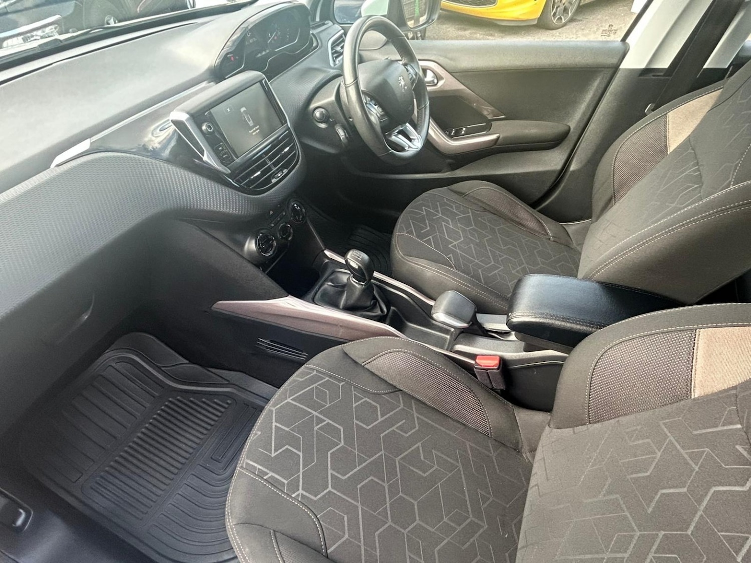 Used Peugeot 2008 2015 for sale - 77694227: Photo 14