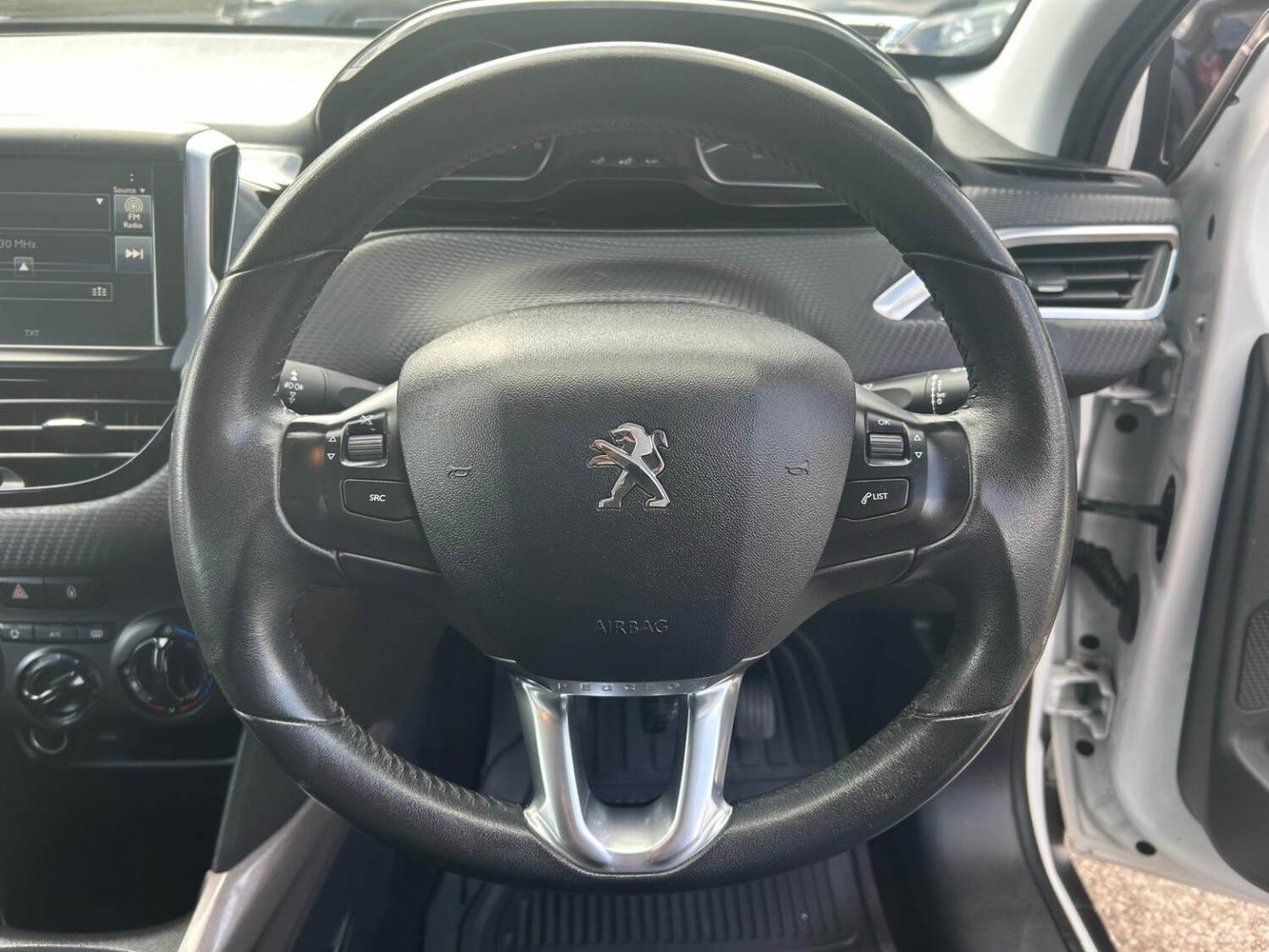 Used Peugeot 2008 2015 for sale - 77694227: Photo 17