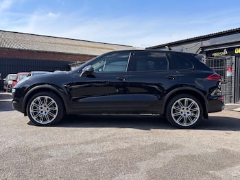 Used Porsche Cayenne 2017 for sale - 79563902: Photo