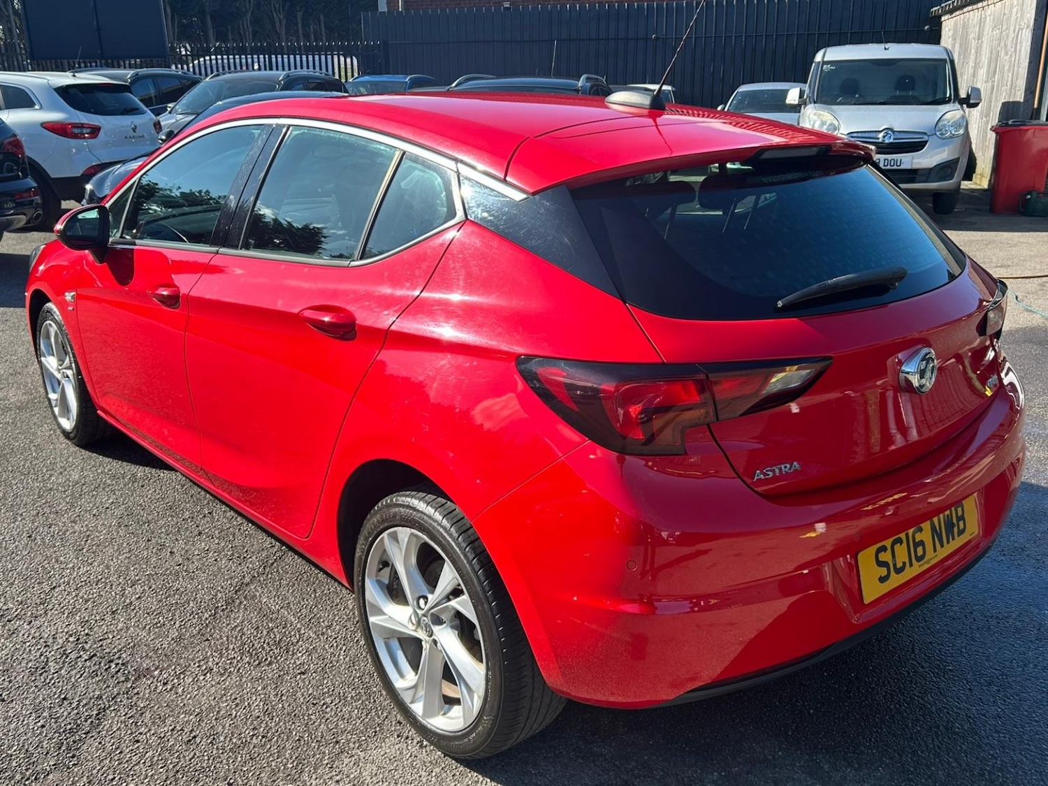 Used Vauxhall Astra 2016 for sale - 77822339: Photo 3